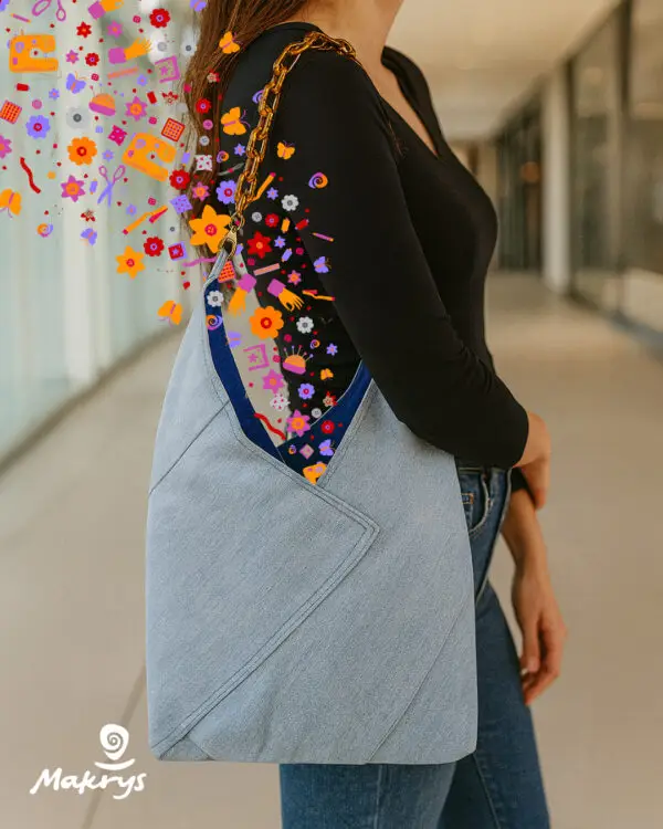 Abrazo-de-miel-bolso-denim-artesanal-makrys Bolso artesanal en denim reciclado Makrys Mujer con bolso colorido y moderno