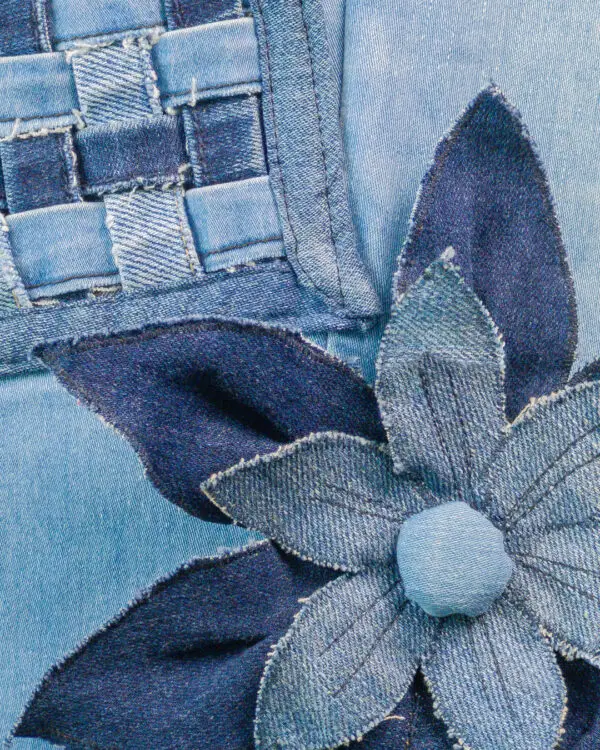 bolso-denim-artesanal-makrys-Flor-Trenzada-bag-Makrys Bolso artesanal en denim reciclado Makrys. Flor-Trenzada-bag-Makrys